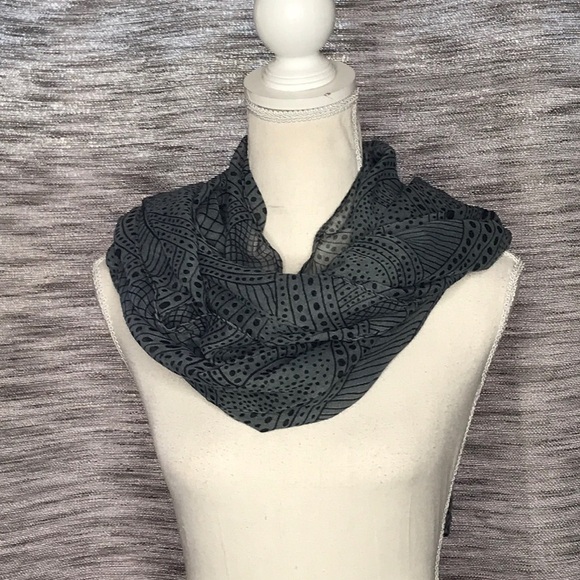 BLACK AND GREEN SHEER SCARF - Picture 1 of 5